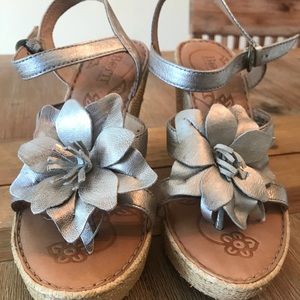 BORN wedge platform sandal NEW 8